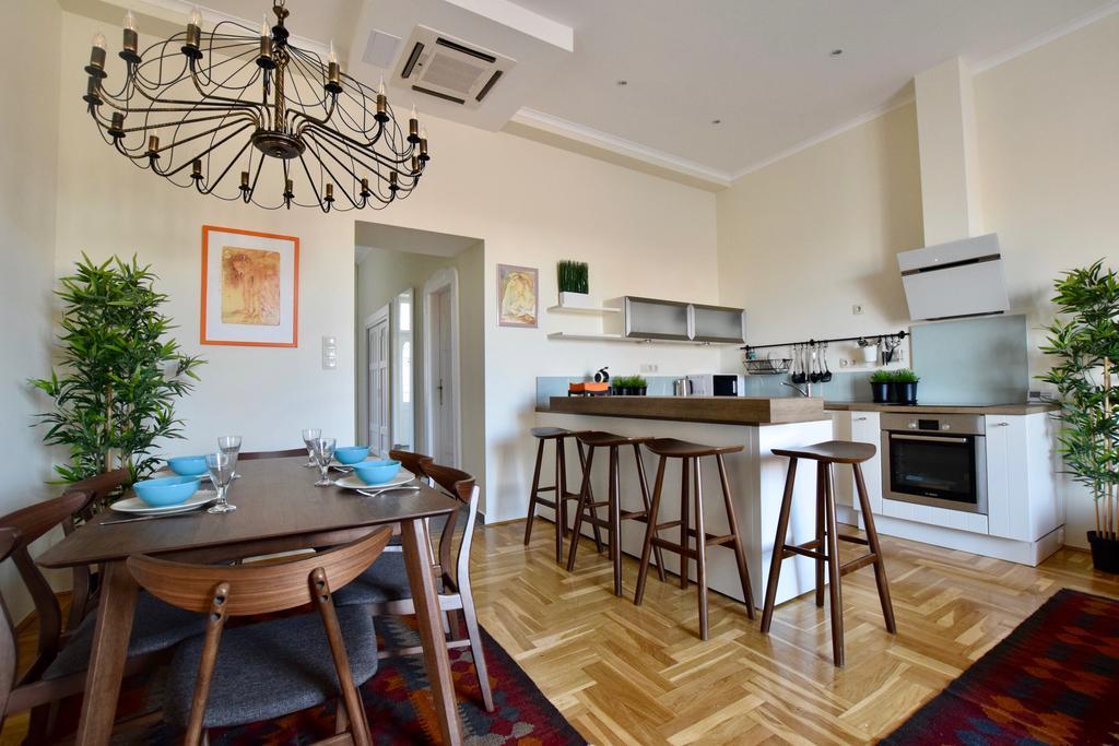 בודפשט Luxury Apartment By Hi5 - Kiraly Street Suite מראה חיצוני תמונה
