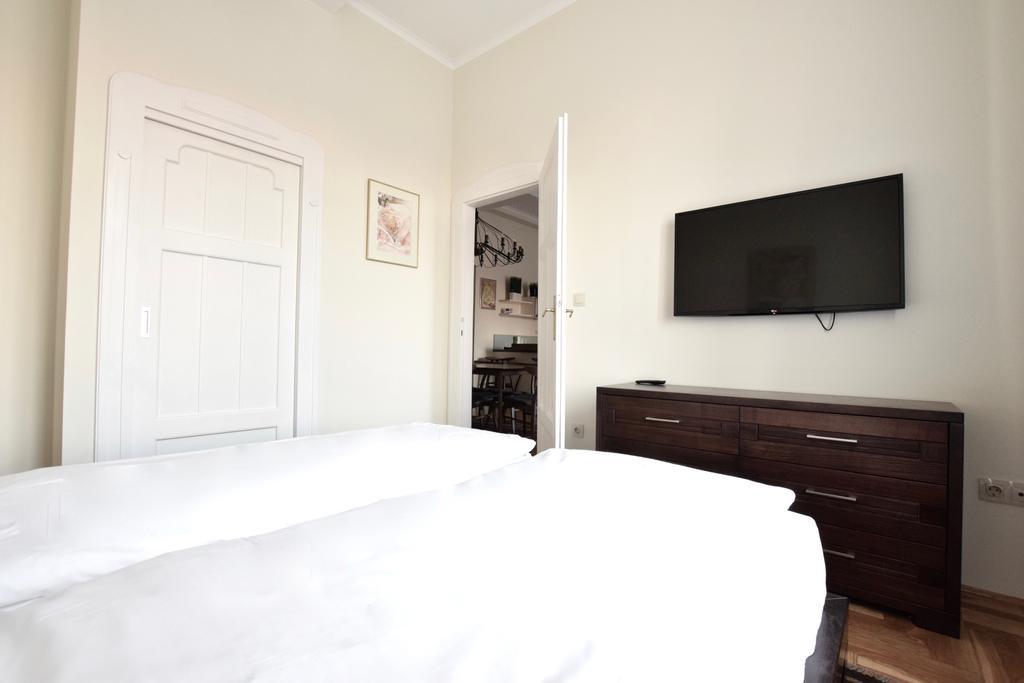 בודפשט Luxury Apartment By Hi5 - Kiraly Street Suite מראה חיצוני תמונה